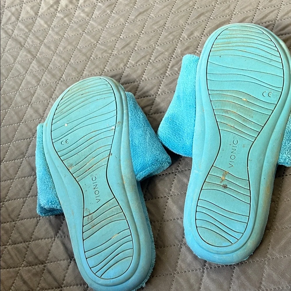 Vionic Dreamy Blue Slippers - Picture 4 of 11